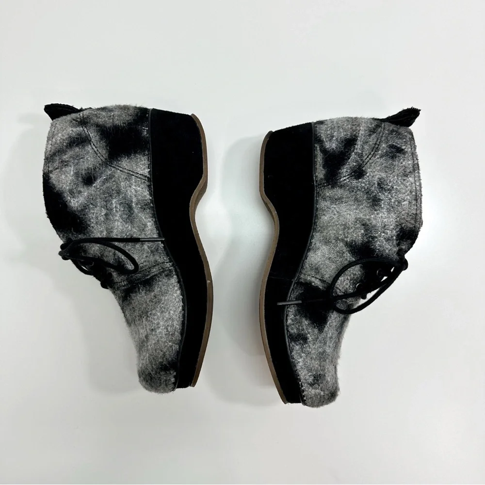 Dansko Lucille Wool Lace Up Chukka Ankle Boots in Grey and Black - Picture 5 of 10